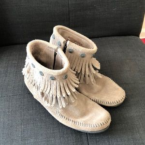 Minnetonka fringed gray ankle booties